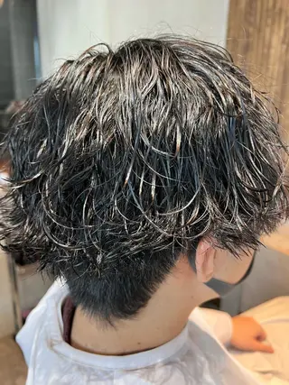 ショート パーマ メンズ 波巻きスパイラルパー マ/シャドウパーマ駿のヘアスタイル