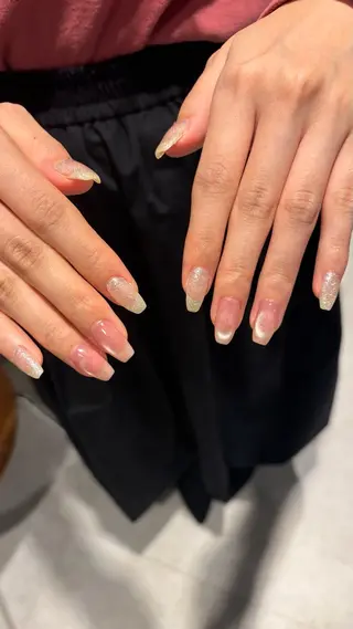 ネイル 𝑟𝑖𝑠𝑎 🕯‎🤍のネイルデザイン