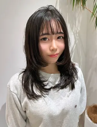 ミディアム レイヤー似合わせ 透明感カラーりきやのヘアスタイル