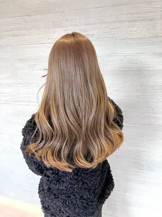 ロング サキ🤍ハイトーン 🩰くびれ巻きヘアのヘアスタイル