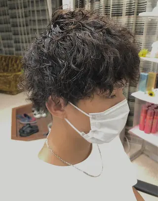 パーマ メンズ 岸田 梓武生のヘアスタイル