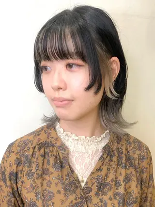 ショート カラー ブリーチ😼 ボブ✍️レイヤーのヘアスタイル