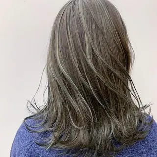 カラー セミロング N° anfeel 渋谷🪞🫧のヘアスタイル