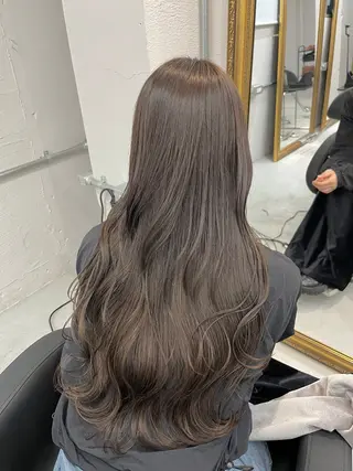 ロング カラー グレージュ/透け感 カラー/透明感カラーのヘアスタイル