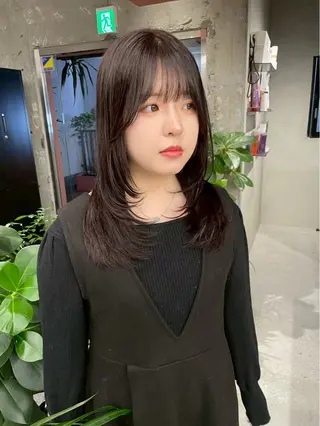 ロング MIFA レイヤー／パーマのヘアスタイル