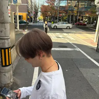 ショート カラー 手嶋 理仁のヘアスタイル