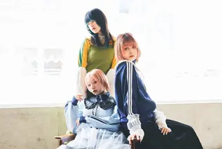 セミロング オオダテ　シノミ ヘッドキュアのヘアスタイル