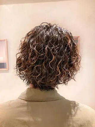 ミディアム パーマ メンズ 波巻きスパイラルパー マ/シャドウパーマ駿のヘアスタイル