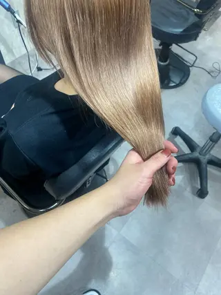 カラー Seleneコウキ ブリーチ/ハイトーンのヘアスタイル