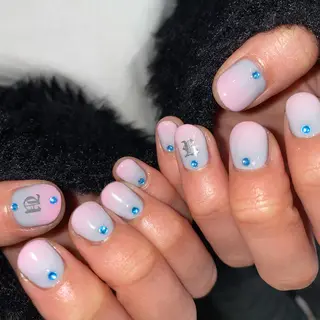 ネイル Shiori･:* 💫のネイルデザイン