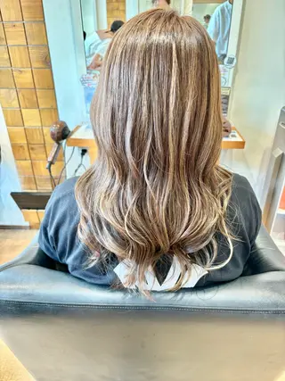 カラー 秋山知穂🧸縮毛矯正 ショート新越谷南越谷のヘアスタイル