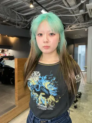 ミディアム ハイトーン特化/和音 【デザインカラー】のヘアスタイル