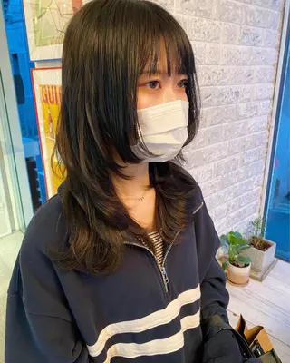 ミディアム カラー レイヤーウルフ エクステ磯部のヘアスタイル