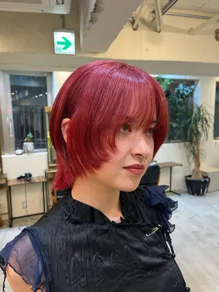 ショート マアヤ/ハイトーン /ハイレイヤーのヘアスタイル