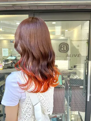 セミロング カラー 横山 奈央のヘアスタイル