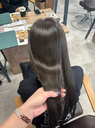 ロング きょうか🩶 /艶髪/髪質改善のヘアスタイル