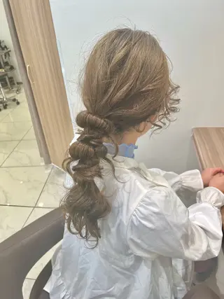 ロング ヘアアレンジ 低ダメ高明度 低ダメ高明度ハイトンのヘアスタイル