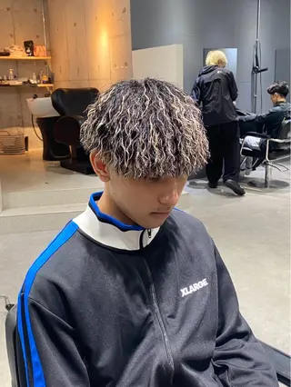 ミディアム メンズサロンHYPE所属・ツイスパ/シャドウ 波巻き/平山のヘアスタイル