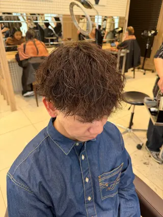 パーマ メンズ ブリーチ/パーマ 縮毛/レイヤーaoiのヘアスタイル