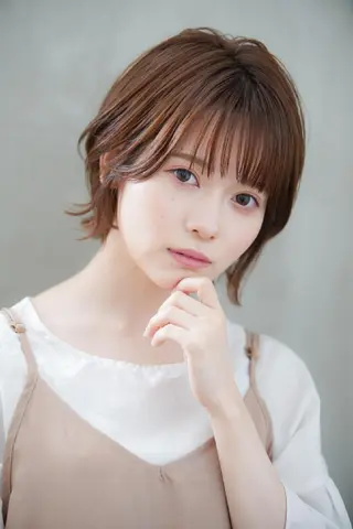 ショート カラー 井上 真貴子のヘアスタイル