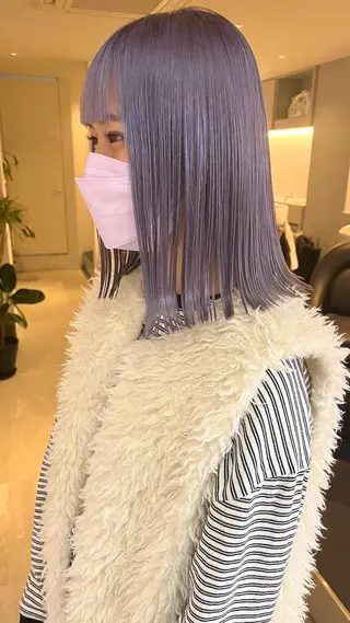 セミロング カラー RAIMA ケアハイトーンのヘアスタイル