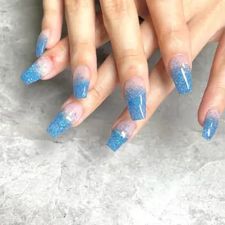 ミディアム ネイル YUNA FUKUDAのネイルデザイン