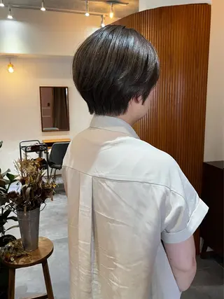 ショート カラー 安達 俊亮のヘアスタイル