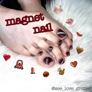 ミディアム see love gritterのネイルデザイン