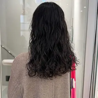 ロング パーマ 透明感カラー 🦙なりたりみのヘアスタイル