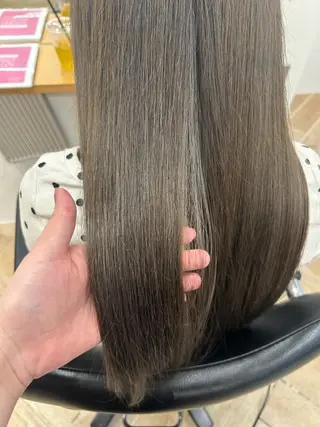 ロング カラー ベージュ/ダブルカラ ー/新潟駅/青柳萌果のヘアスタイル