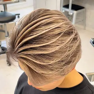 ミディアム カラー パーマ ヘアアレンジ メンズ メンズバレイヤージュ 🌫ハイライトのヘアスタイル