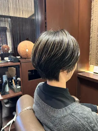 ショート 似合わせレイヤー/透 明感カラー/momiのヘアスタイル