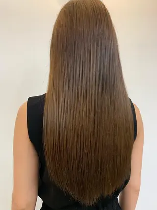 ロング カラー トップ スタイリストのヘアスタイル