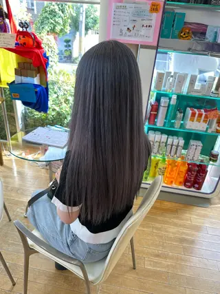 ロング カラー 山本 瑠華のヘアスタイル