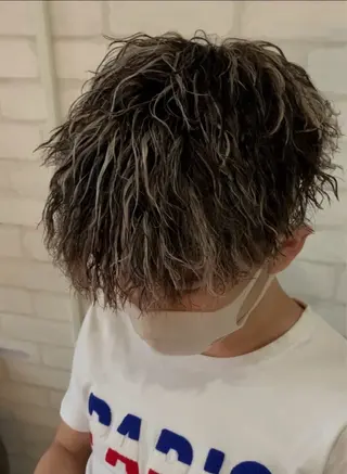 メンズ メンズ特化/メンズ パーマ/ハイトーンのヘアスタイル