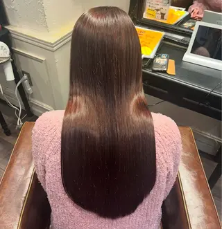 カラー オガワ アヤナのヘアスタイル