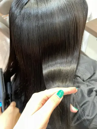 ミディアム 個性派ネイル 🌼 ハルカ ♡の眉毛・アイブロウイメージ