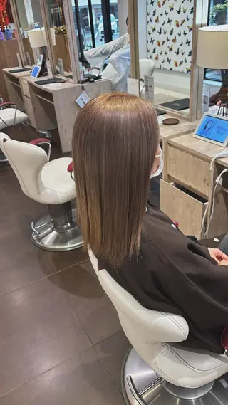 セミロング カラー 渡部 優衣のヘアスタイル