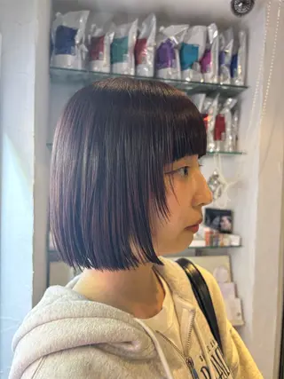 ショート レイヤー/ハッシュカ ット/顔周り/フウカのヘアスタイル