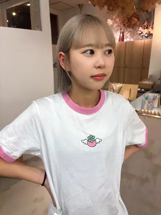 ミディアム vince gio 彩織のヘアスタイル