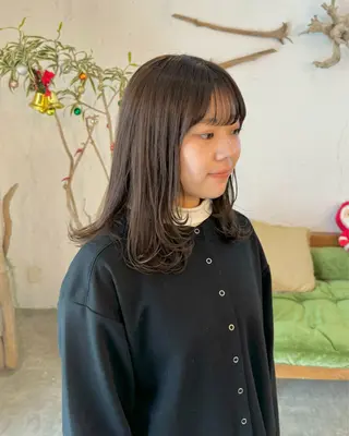 ミディアム 原田 彩花のヘアスタイル