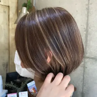 ショート カラー ハイライト/レイヤー /艶髪/吉田愛望のヘアスタイル