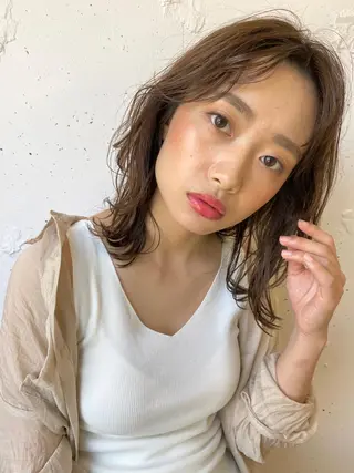 ミディアム 顔周りの垢抜けヘア 立山愛梨のヘアスタイル
