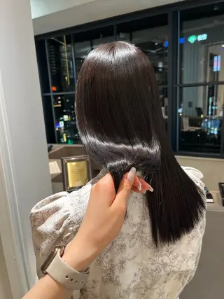 セミロング カラー 岡藤 里菜のヘアスタイル