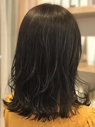 ミディアム カラー 由比藤理子 ブリーチカラー🌈のヘアスタイル