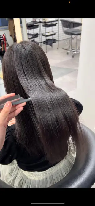 ロング 莉乃/縮毛矯正/髪質 改善/艶カラーのヘアスタイル