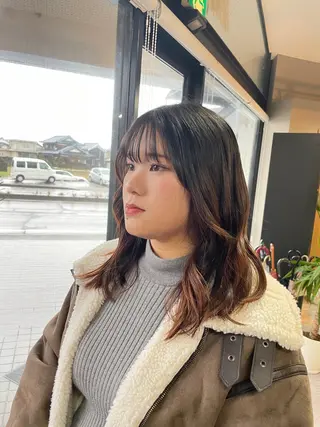 ミディアム マキノ キョウカのヘアスタイル