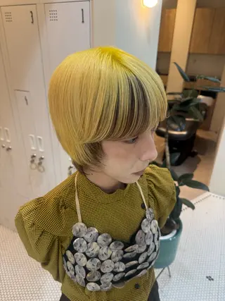 ショート カラー 山下 莉歩のヘアスタイル
