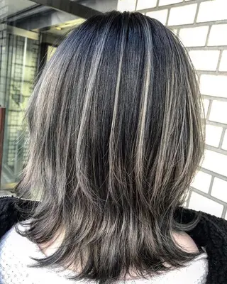 ミディアム 岸 保奈美のヘアスタイル