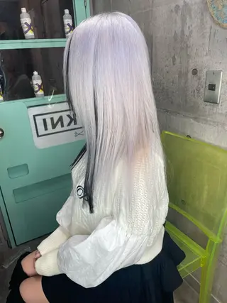 セミロング カラー ホワイト&レイヤーカ ットエクステ長畠俊輔のヘアスタイル